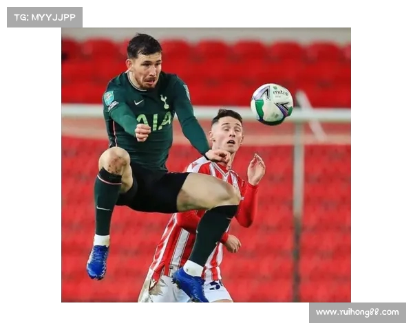 精彩对决激烈上演 网球比赛解说带你领略顶级球技与战略博弈